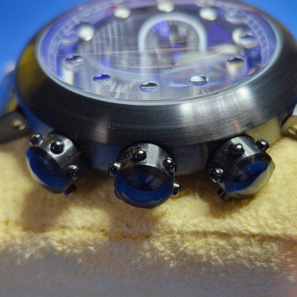 Invicta Chronograph Watch - Picture 4 of 6